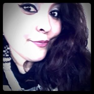 Meet your Posher, Esperansa